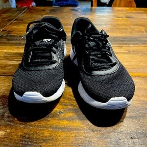 Nike tennis shoes, size 8